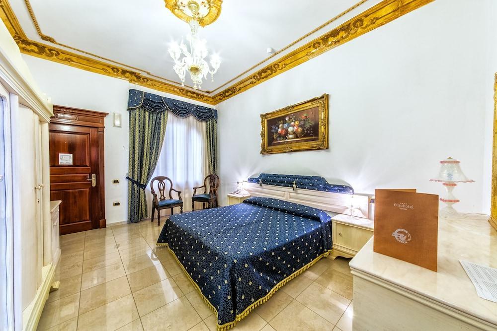 Euro Hotel Iglesias Extérieur photo