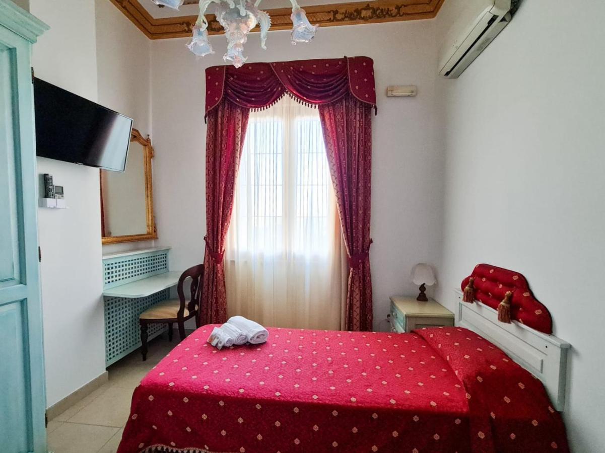 Euro Hotel Iglesias Extérieur photo
