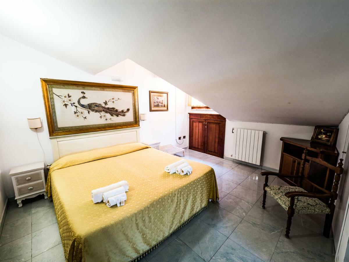 Euro Hotel Iglesias Extérieur photo